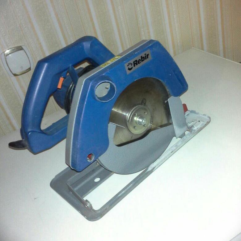 Дисковая пила rebir rz 2-70-2. Дисковая пила rebir rz 2-70-2. Ребир rz2-70-1 дисковая пила. Пила rebir rz2-70-1. Циркулярка ребир.