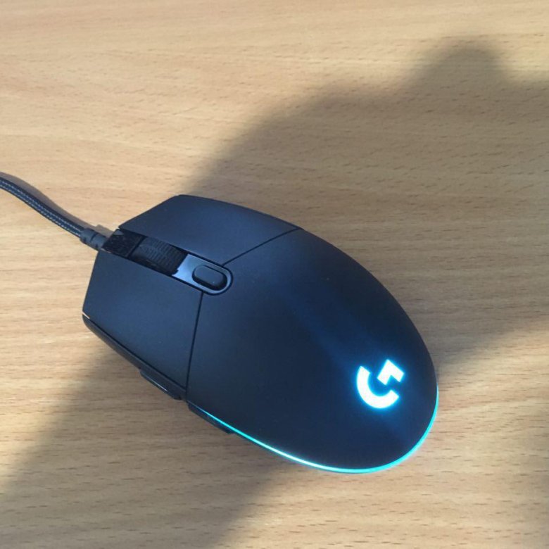 Беспроводная игровая мышь logitech g pro. Мышка Logitech g Pro. Мышка логитеч Старая который можно управлять держа в руке.