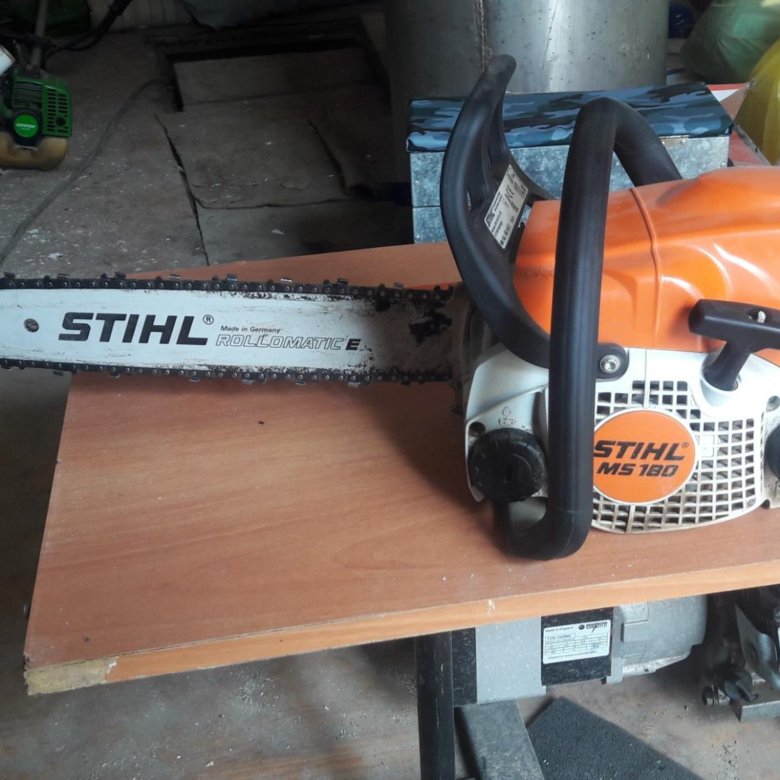 Бензопила stihl ms 172. Stihl ns180. Штиль MS 180 корбинаоор. Бензопила штиль 260 пускаво. Наклейка бензопилы штиль МС 180.