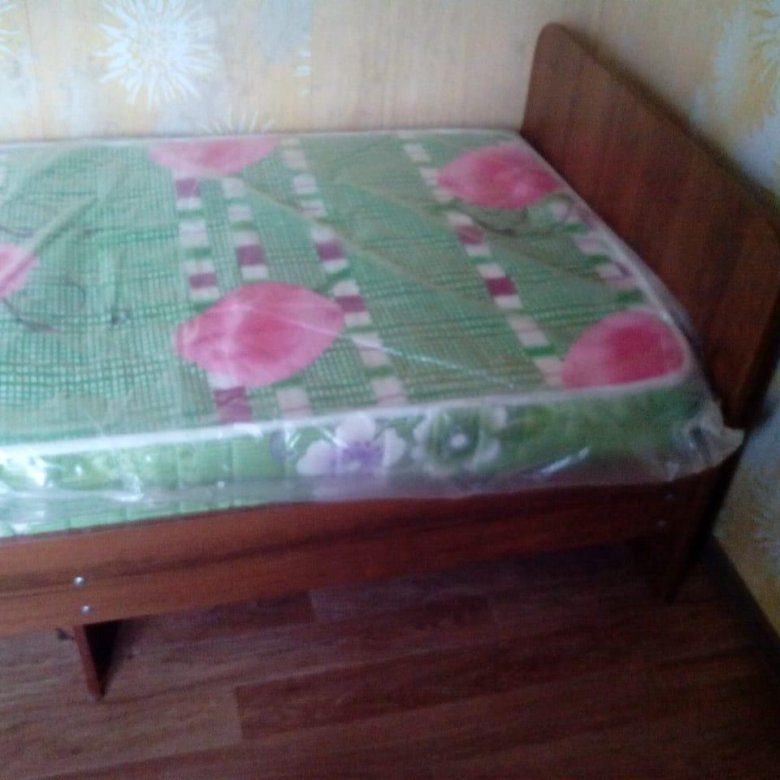 Авито ижевск кровать б у. Кровать полуторка своими руками. Авито топки мебель. В Майкопе кровати полуторки бэушные. Кровать стрелка Пинк пирамида