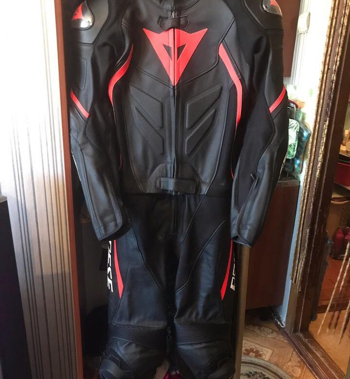 Dainese Avro d2