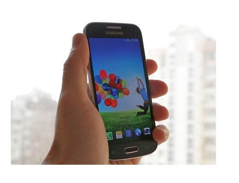 Samsung galaxy 23. Samsung Galaxy 4kamirali. Samsung Galaxy 4 дюйма. Самсунг галакси с4 мини с цветами. Самсунг ЭС 4.2022.