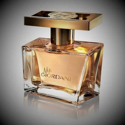 Мисс джордани орифлейм. Мисс джордани oriflame. Духи мисс джордани. Орифлейм мисс джордани розовый. Набор miss giordani oriflame.