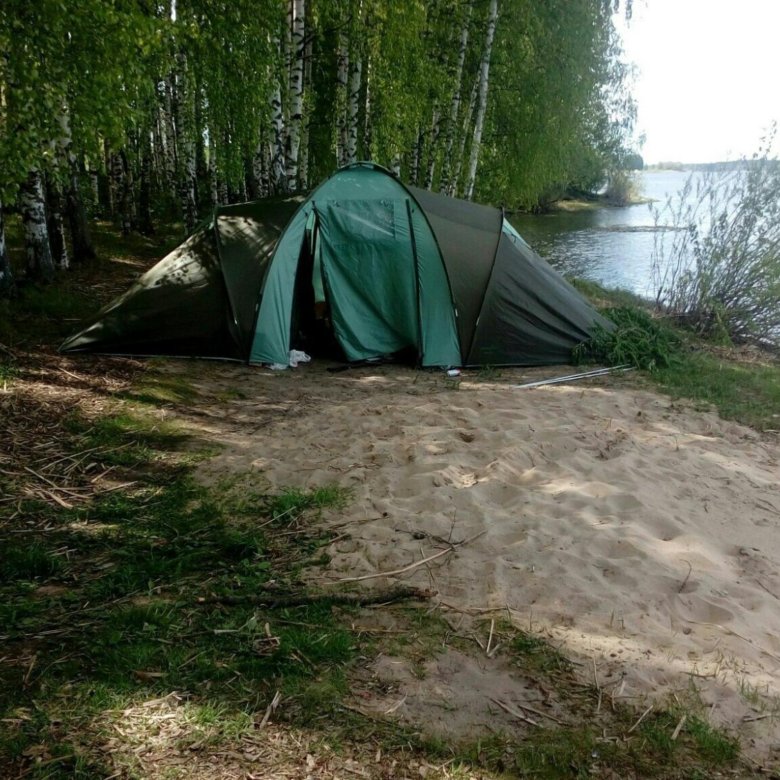 Кемпинг на Волге с палатками