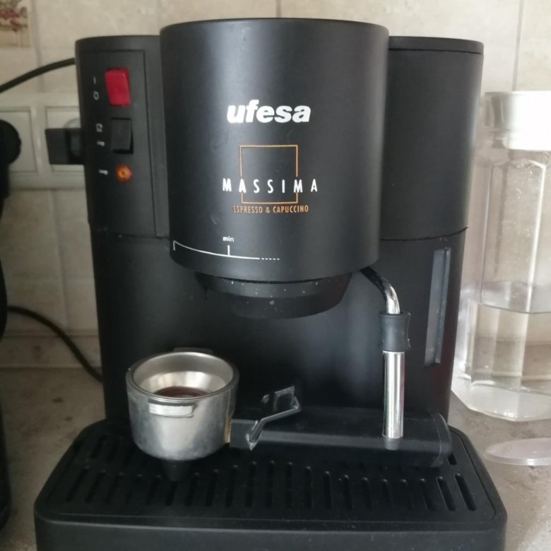 Ufesa ce7244 brescia. Кофемашина Ufesa Capriccio. Кофеварка Ufesa Старая. Ufesa Dueto Espresso 7360. Кофеварка рожковая Уфеса троппо.