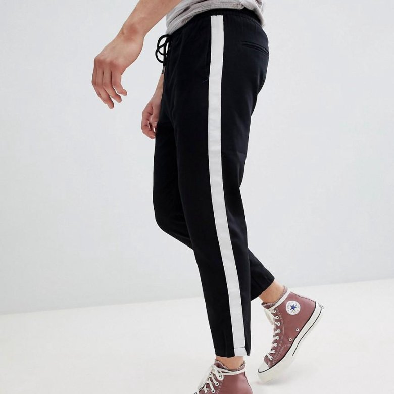 Спортивные штаны на высокий рост. Штаны adidas EQT С лампасами. Pull&Bear штаны с лампасами. Черные штаны Pull and Bear с лампасами. Штаны с лампасами мужские.