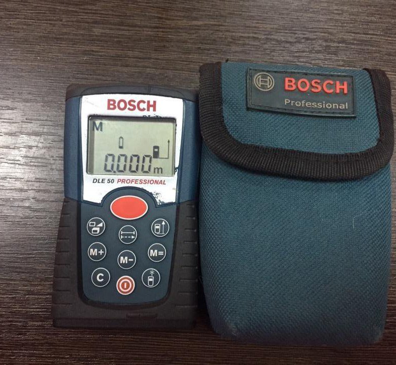 Bosch dle 50. Лазерный дальномер Bosch DLE 50 professional. Лазерный дальномер DLE 50. Дальномер DLE 30+. Дальномер лазерный Bosch DLE 70 на столе.