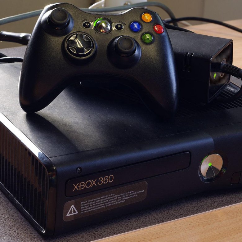 Приставка хбокс 360. Xbox 360 Slim. Xbox 360 Slim 500gb. Xbox 360 s. Игровая приставка Xbox 360 s.
