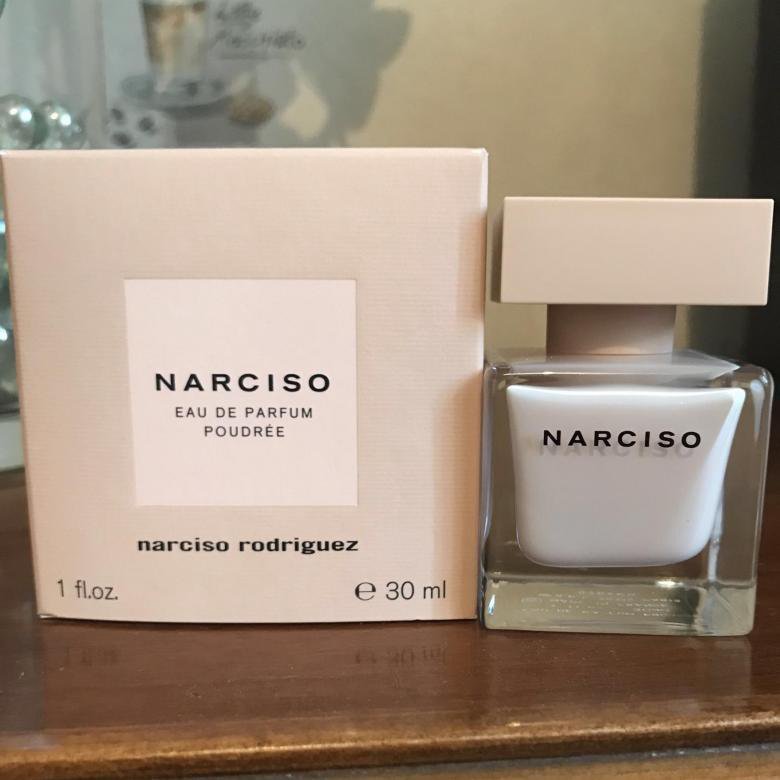 Narciso rodriguez оригинал. Narciso Rodriguez Poudree. Духи нарциссо Родригес пудровый. Narciso Rodriguez Narciso. Парфюм Narciso Poudree Narciso Rodriguez.