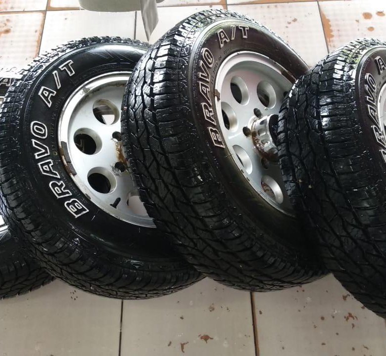 Максис трепадор 215/75/15. Maxxis trepador на ниву. Maxxis нива. Maxxis 8060 trepador на ниву. Maxxis нива.