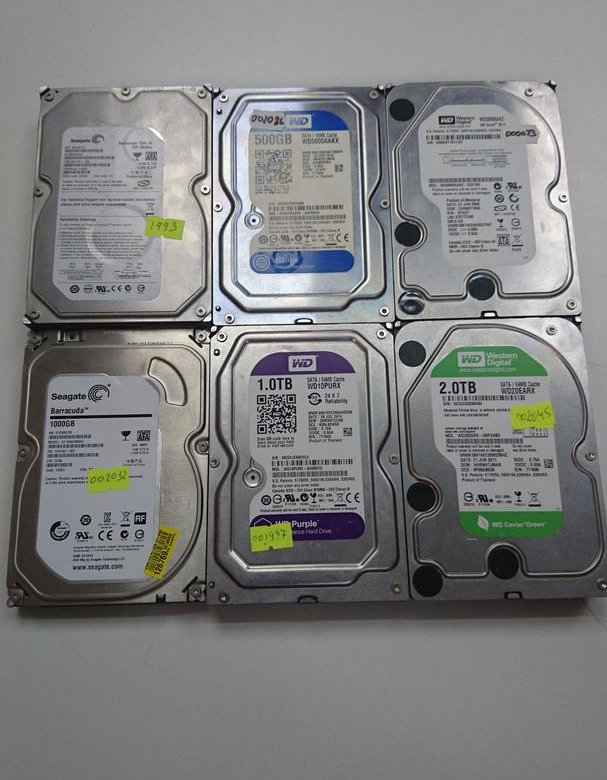 HDD 2.5 И 3.5. Диск 2.5 и 3.5. Жёсткий диск 3.5 и 2.5 разница. Диск 3.5 дюйма и 2.5 отличия.