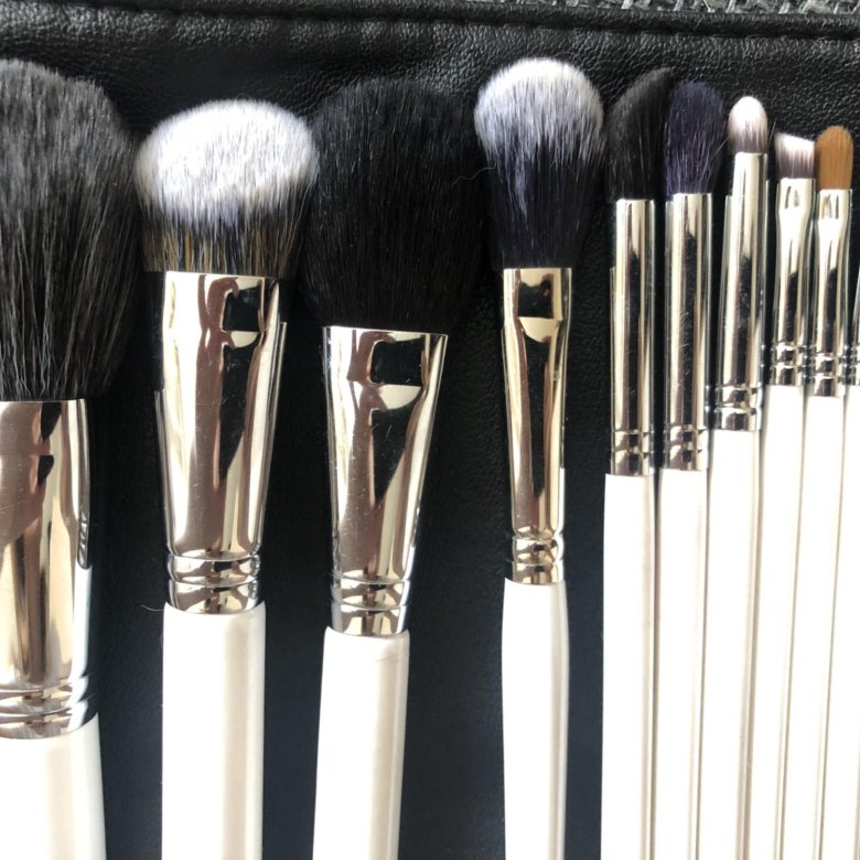 Кисти шик. Орифлейм набор кистей. Кисти шик. Кисти шик. Кисть shik 5.