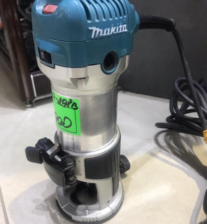 Makita rt0700c