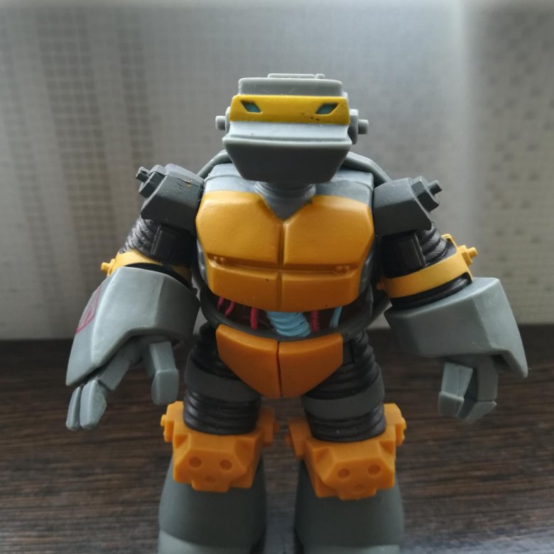 железная голова. черепашки ниндзя 2012 железная голова. железная голова. Metalhead черепашки ниндзя. железная голова.