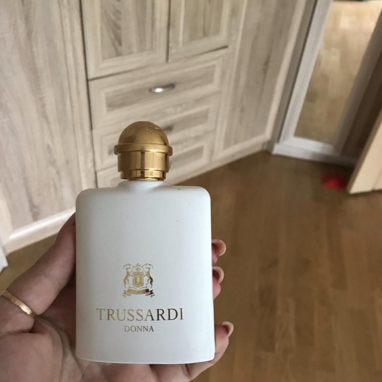 Trussardi donna 50. Труссарди Донна 50 мл. Труссарди Донна пирамида. Труссарди Дона серебро. Труссарди Донна реклама.