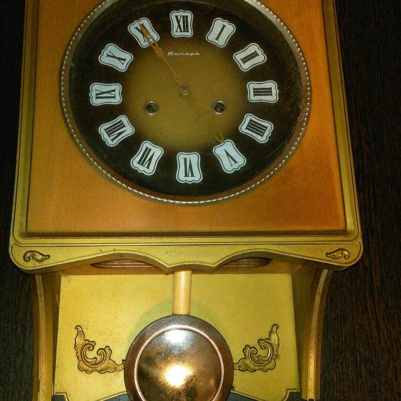 Корпус часов янтарь. Часы янтарь с маятником и боем. Часы янтарь с маятником и боем 1956. Настенные часы янтарь с маятником. Настенные часы янтарь с маятником и боем.