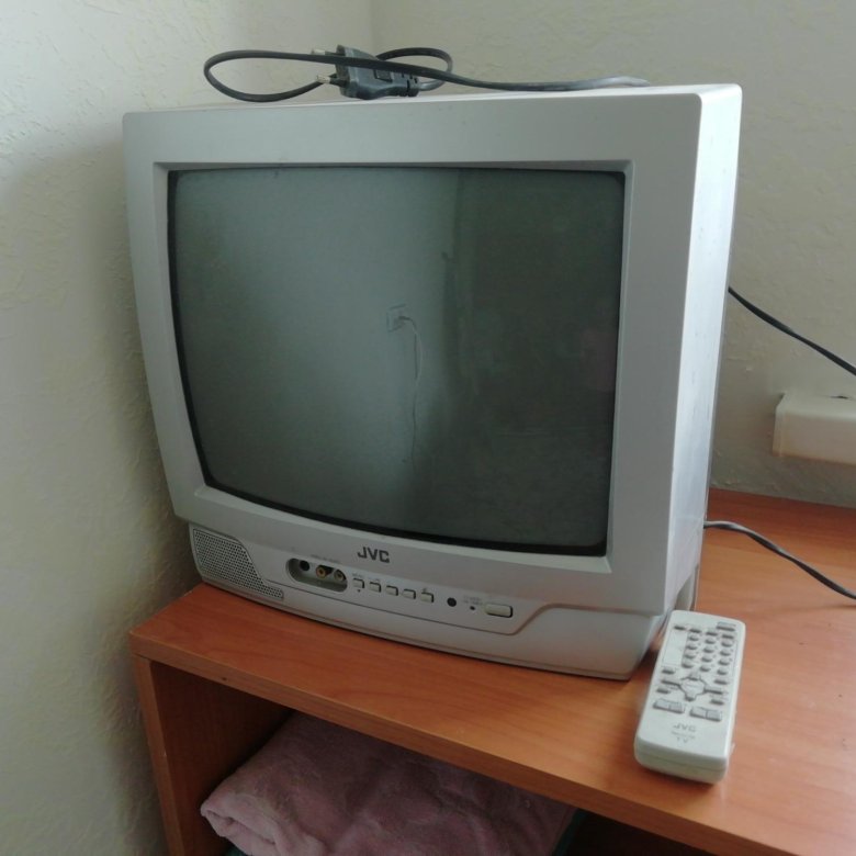 Авито куплю маленький телевизор. Маленький телевизор 2000. Телевизор маленький старого образца. Маленькие телевизоры Авест. Телевизор маленький в Юла.
