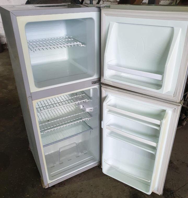холодильник томск. холодильник самсунг двухкамерный rl 55. холодильник бирюса m108. холодильник elenberg rf0885т. холодильник голубого цвета.