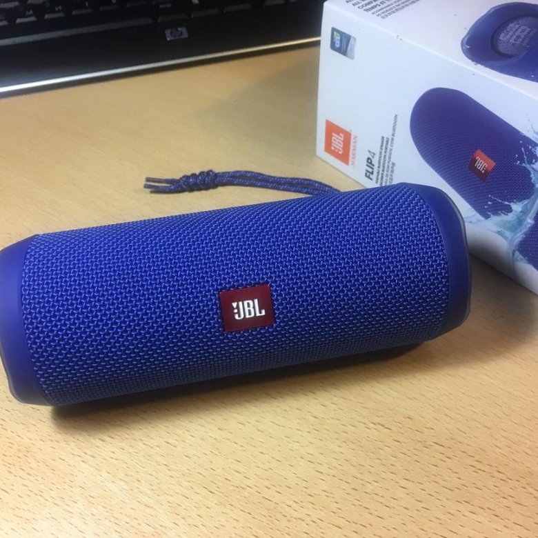 Jbl flip синий. JBL Flip 4 Blue. JBL Flip 4 красно синяя. Коробка от JBL clip 4 синия.