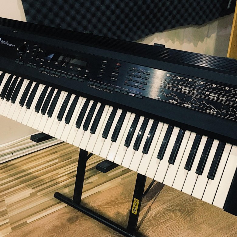 Roland d50. Аналоговый студийный синтезатор 80х. Японский синтезатор.