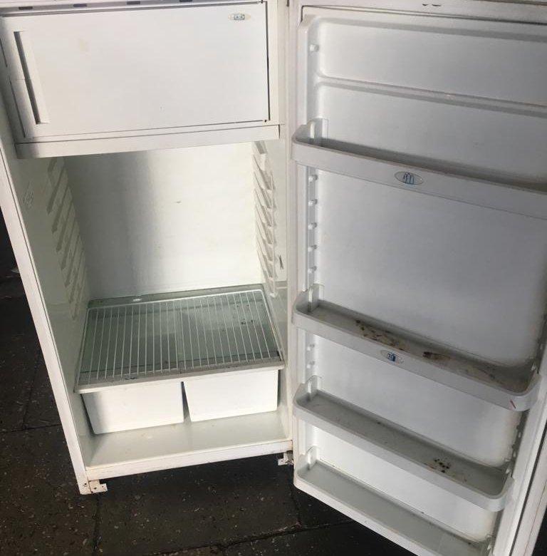 Купить холодильник б у в новосибирске. Холодильник б/у. Юла холодильник. Холодильник Смоленск 414. Холодильник беушни.