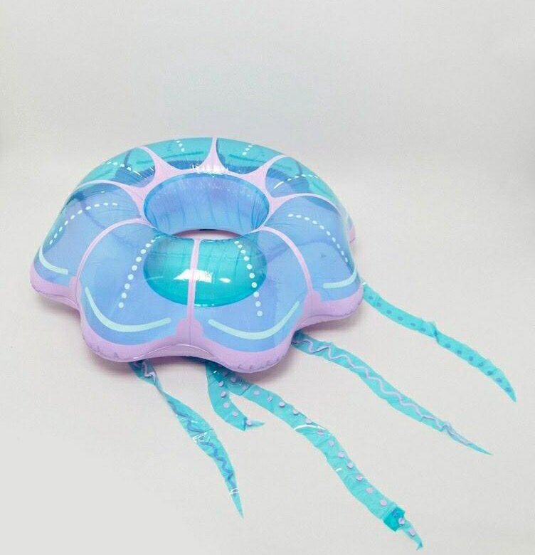 Медуза цена лайф. Круг медуза. Медуза с кругом композиция. Видео 4 медузы круг круг чтобы была виртуальная картинка. Медиатор Jellyfish купить.