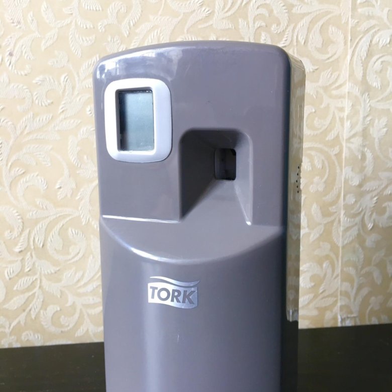 Замена батареек в диспенсере Tork. Освежитель воздуха Tork аэрозольный аналог.