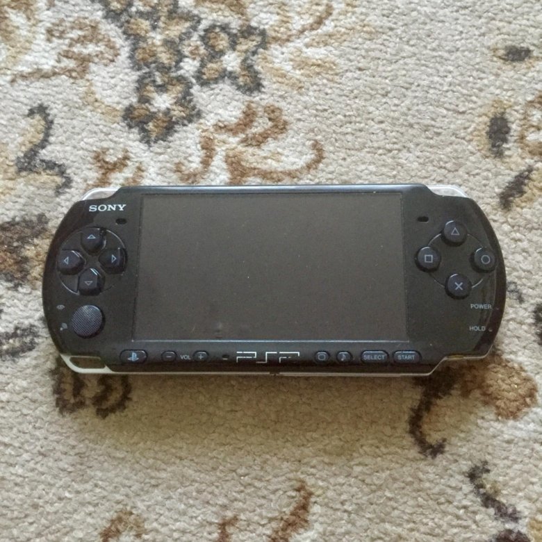 Psp 3008. Корпус PSP 3008. Sony PSP 3008 Slim и обычный. Приставки за 500 рублей. Пииспи за 500 рублей.