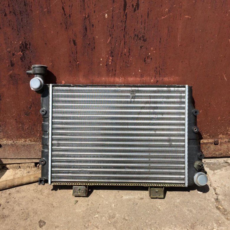 Радиатор ваз 2107 алюминиевый. Радиатор ваз 2107. Радиатор от ваз 2107. Радиатор ваз 2107 оригинал. Радиатор ваз 2107 оригинал.