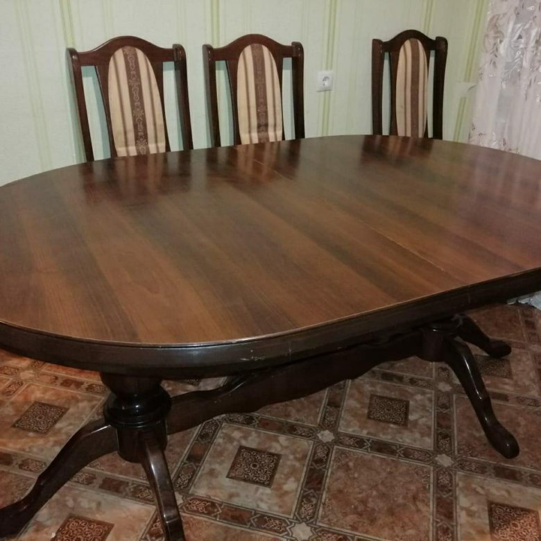 Продажа б у казань. Стол кухонный деревянный. Большие обеденные столы. Бэушные столы. Деревянные столы для гостиной.