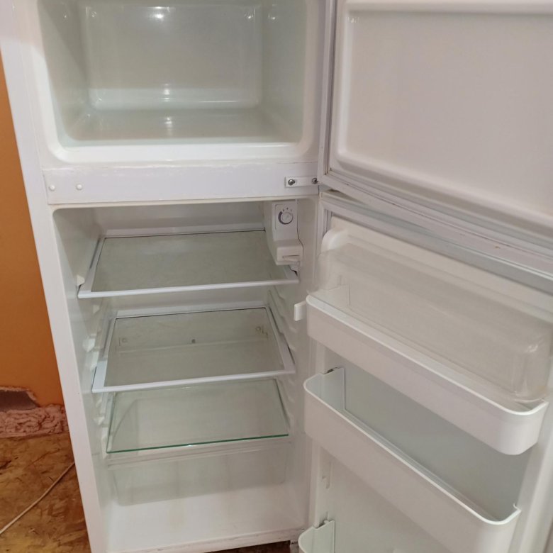 Авито волжский холодильник. Б/У холодильники маленькие. Холодильник маленький авито. Мини холодильник б/у н н Новгород. Купить маленький холодильник бу.