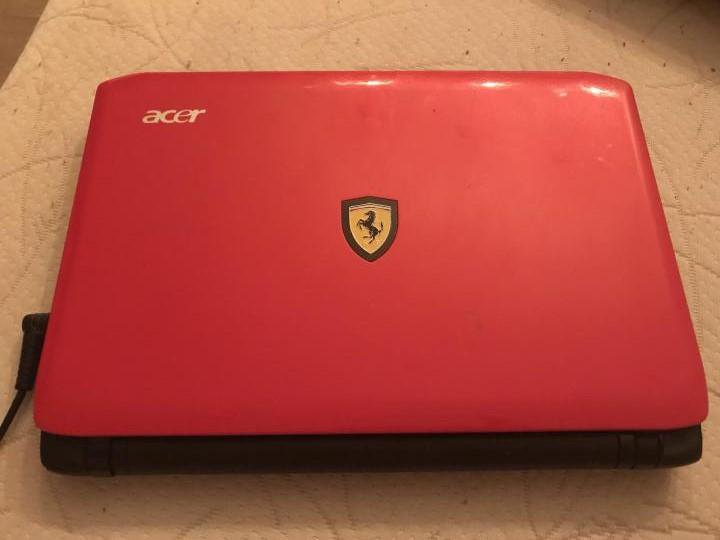 Acer ferrari one 200 не включается