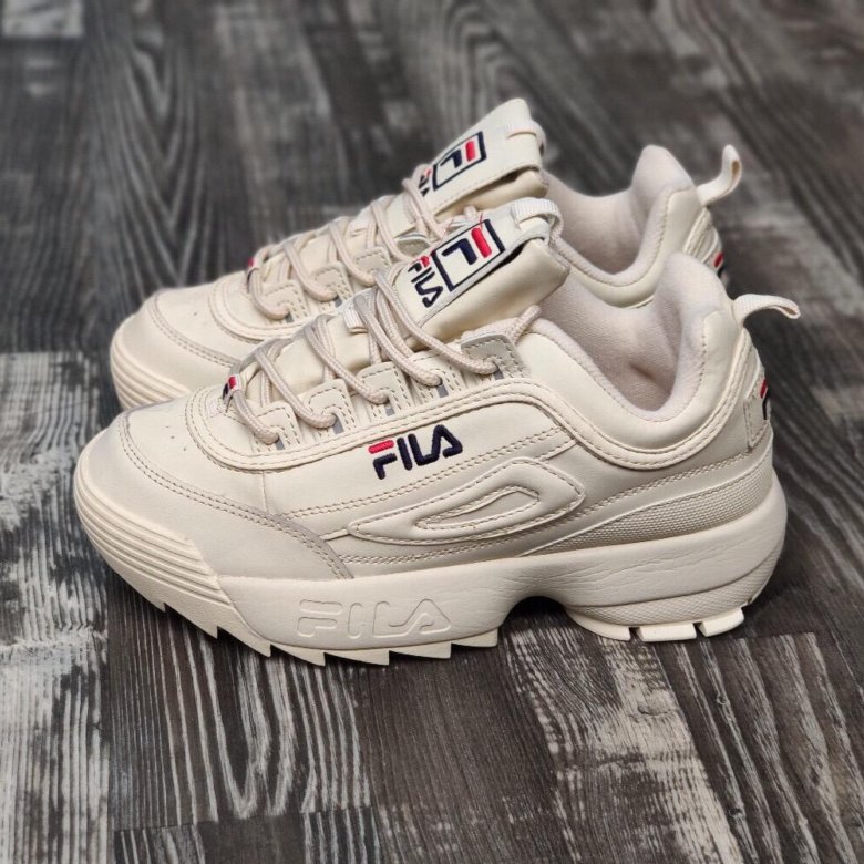 Кроссовки Fila Disruptor с платьем