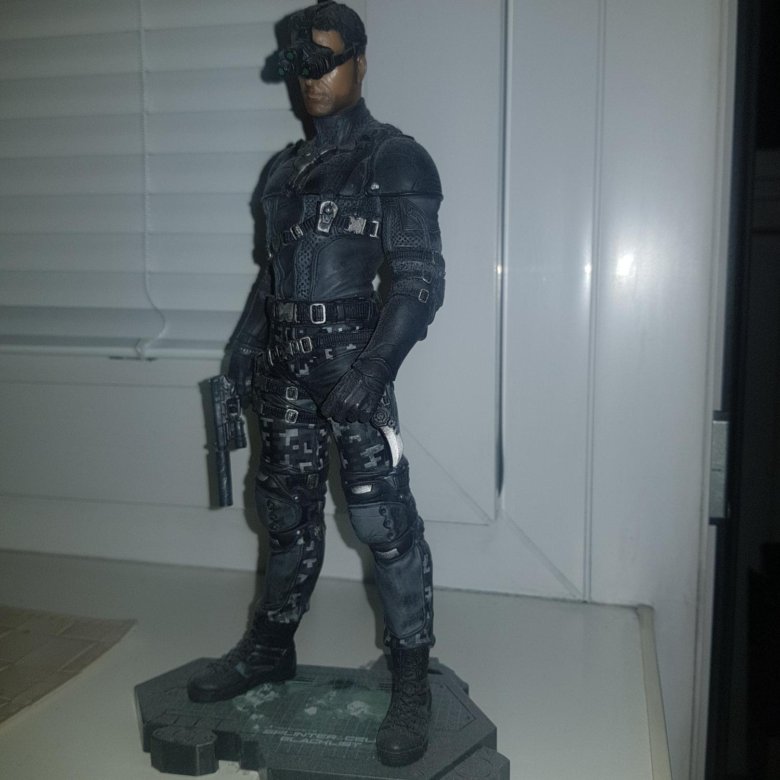 Фигурка сэма. Фигурка Sam Fisher. Костюм Сэма Фишера.