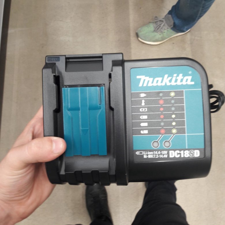 Зарядная станция макита. Зарядное устройство Makita 18v-199vf. Зарядная станция Макита 18в. ЗУ Макита 18v плата. Зарядное устройство Makita мт7218.