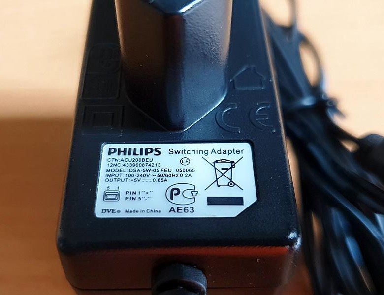 Как заряжать филипс. Блок питания от Philips se740. C9121блок питания Philips.