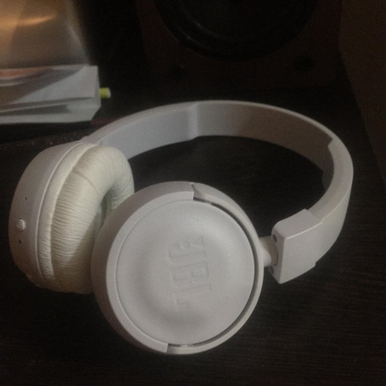 Наушники jbl white. Наушники JBL t450bt White. Наушники JBL t460bt White. JBL t450bt с боку. Наушники накладные Bluetooth JBL t460bt White Wireless.