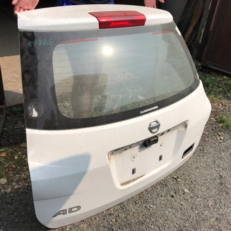 Nissan serena 2001. Дверь багажника на ниссан. Крышка багажника murano z50 avito. Дверь багажника на ниссан. Ниссан армада крышка багажника.