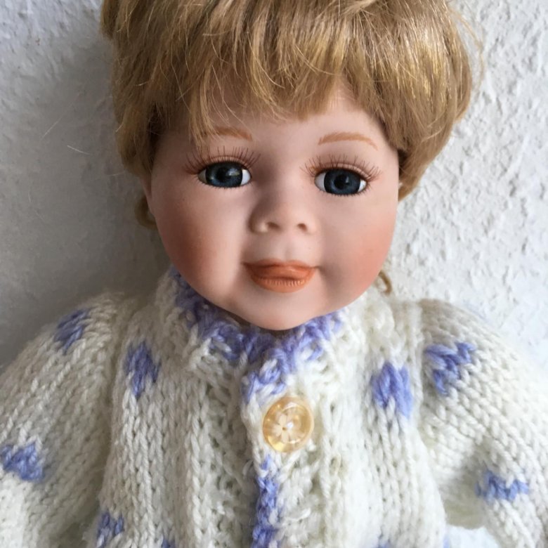 клеймо на кукле.