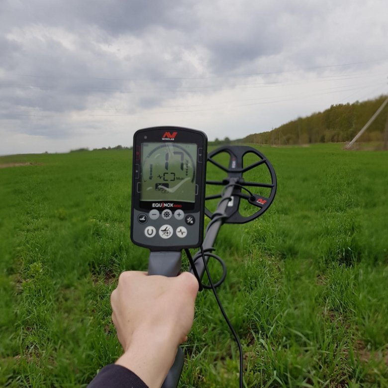 Металлоискатель минелаб эквинокс. Minelab Equinox 600. Металлоискатель Эквинокс 600. Минелаб Эквинокс. Веник 600 металлоискатель.