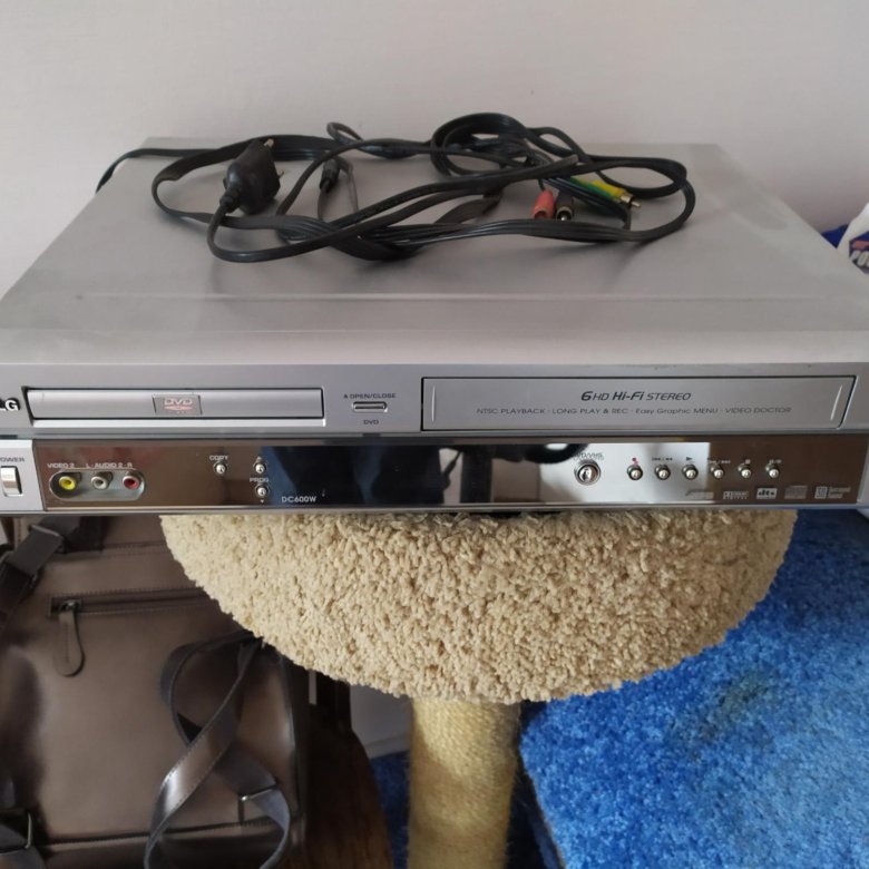 Lg dc90v5v0w. DVD/VHS-плеер LG DC-600. Видеомагнитофон LG dc489. LG dc600w ремни. Пульт для двд LG dc489.