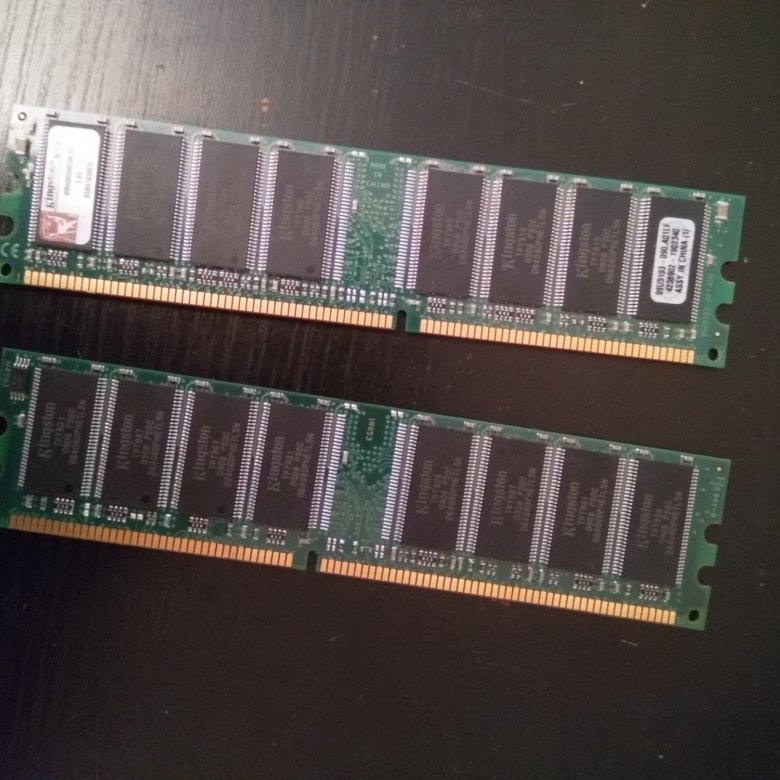 Память 2 или 4 планки. M12l64164a планка памяти. Две дорогие плашки памяти. Планки памяти в корпусе фото. Цена на планки памяти для аффинажа.