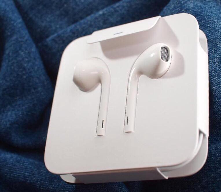 Наушники apple earpods с разъемом. Наушники Apple наушники iphone 7 Original (Earpods Lightning). Айрподс 3 Лайтинг безпроводные. Наушники Apple в комплекте с iphone 11. Наушники Apple Air Pots Max