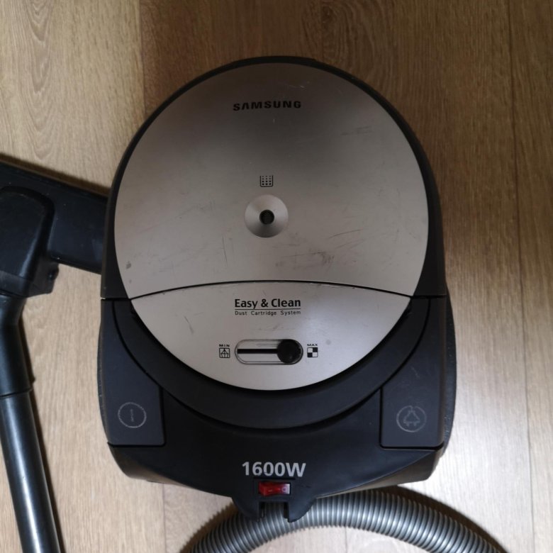 Самсунг 1600. Самсунг 1600 w. Samsung 1600w. Самсунг 1600 w. Пылесос samsung air track 1600.