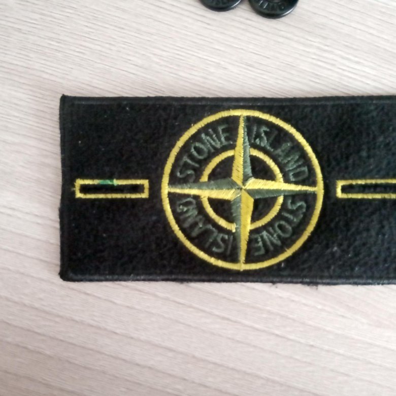 Какие есть патчи stone island. Патч стон Айленд. Фиолетовый патч стоник. Фиолетовый патч стон Айленд. Розовый патч стон Айленд.