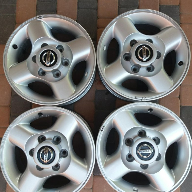 Литые диски на ниссан нп 300. Диски nissan np300. Внедорожная резина ниссан нп 300. Windows 7 ultimate обложка диска. Колеса np300.