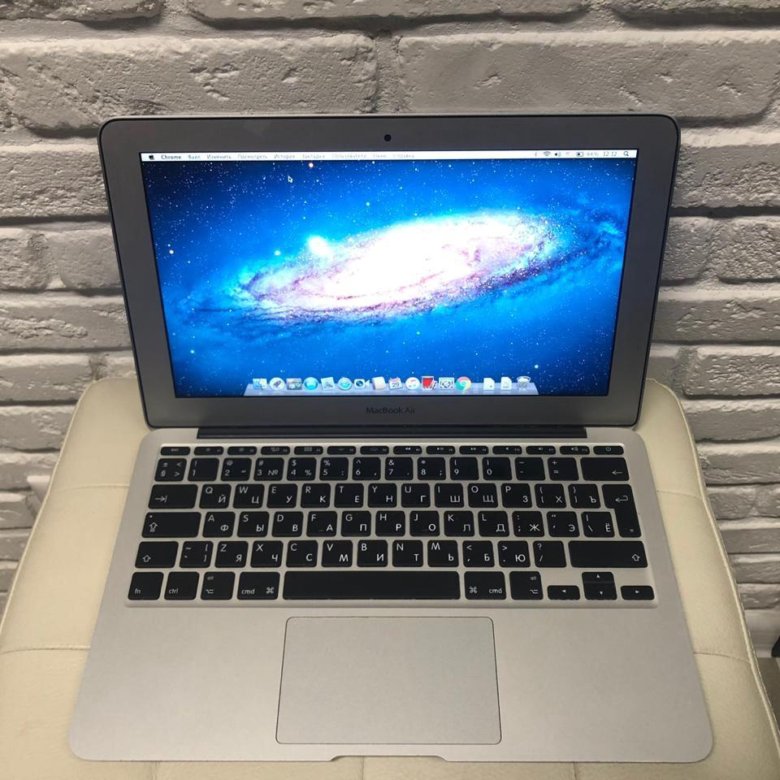 Apple macbook air 2011. Макбук аир 11 размер. Apple macbook air 2011. Macbook air 11. Макбук эйр 11 2011.