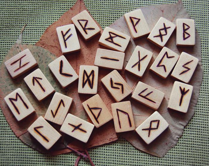 скандинавские руны на прозрачном фоне. руны. русские руны. руны на 2024. привлечение клиентов руны став.