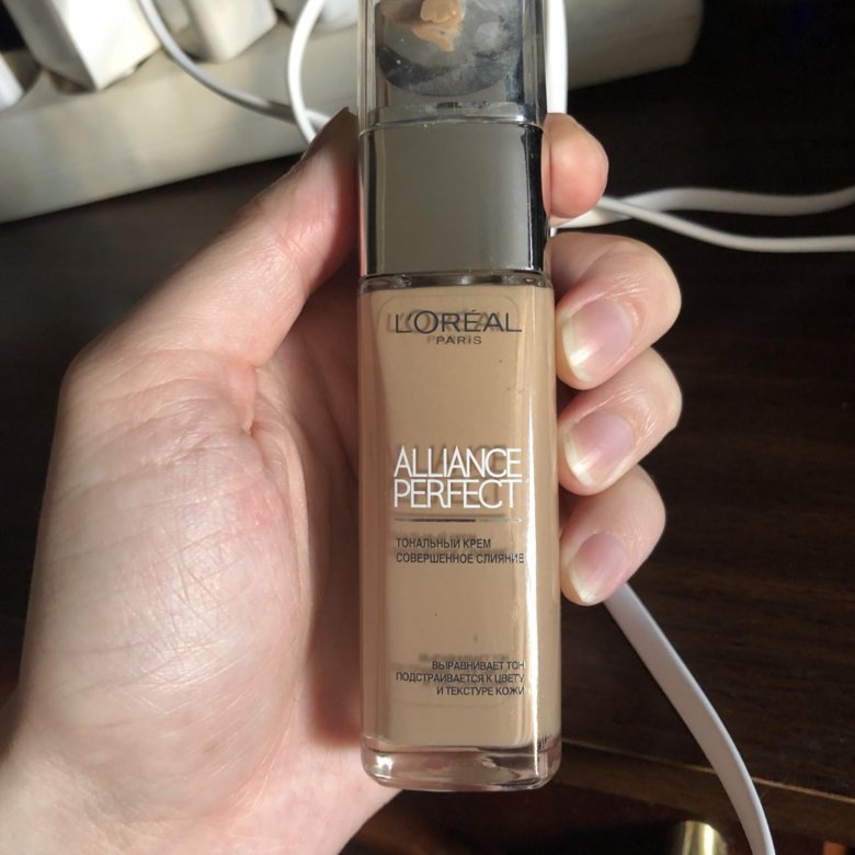 Лореаль альянс перфект. Loreal Alliance perfect тональный. Лореаль Альянс Перфект цвет r3. Тональный крем лореаль 4 n.