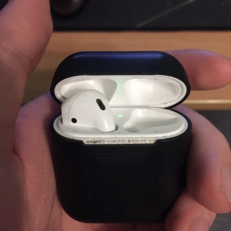 Б/У наушники AIRPODS. Сгрызенные наушники беспроводные. Наушник аирподс левый. AIRPODS 1 бу.